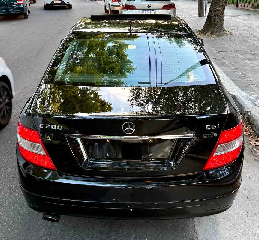 Mira esta publicación de Mercedes Benz Clase C 2011 en Motordil