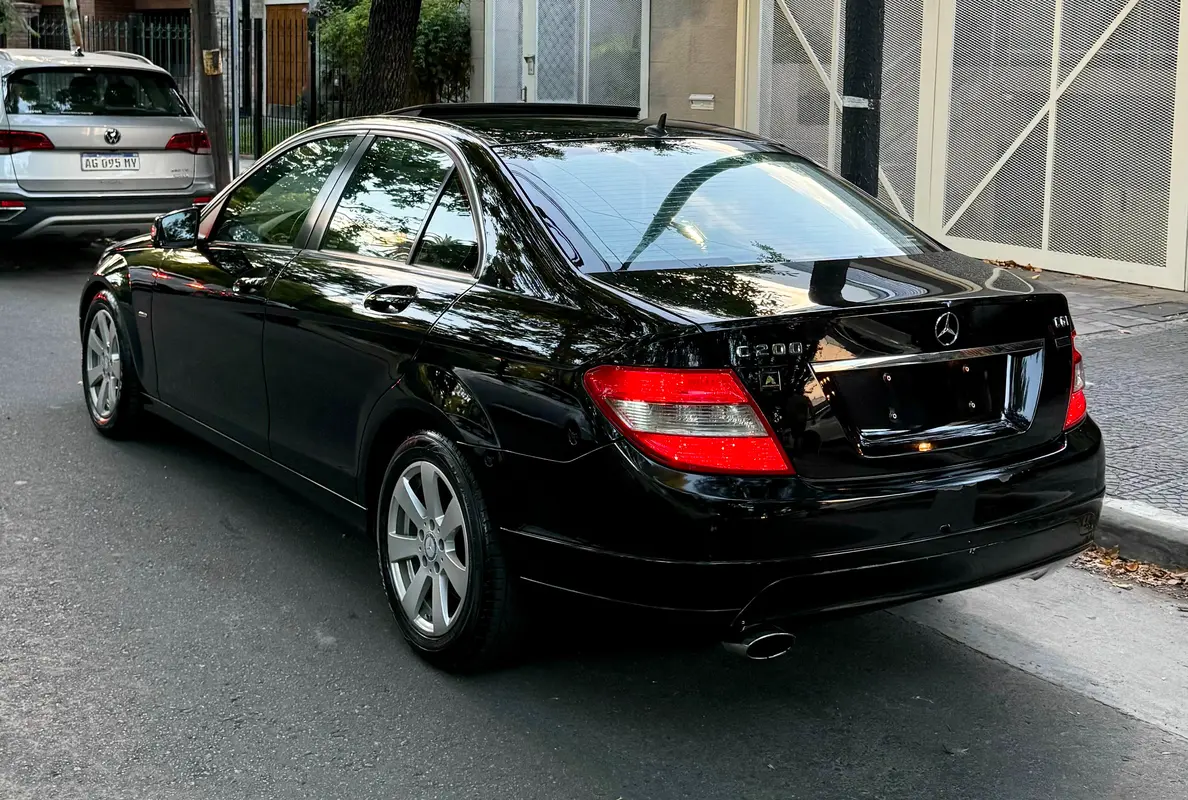 Mira esta publicación de Mercedes Benz Clase C 2011 en Motordil