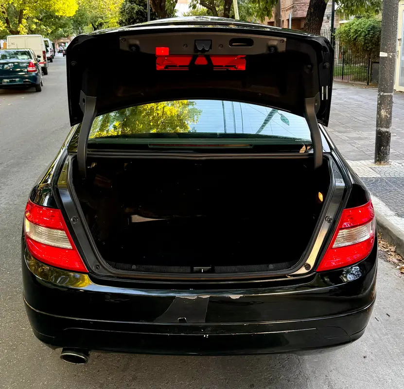 Mira esta publicación de Mercedes Benz Clase C 2011 en Motordil