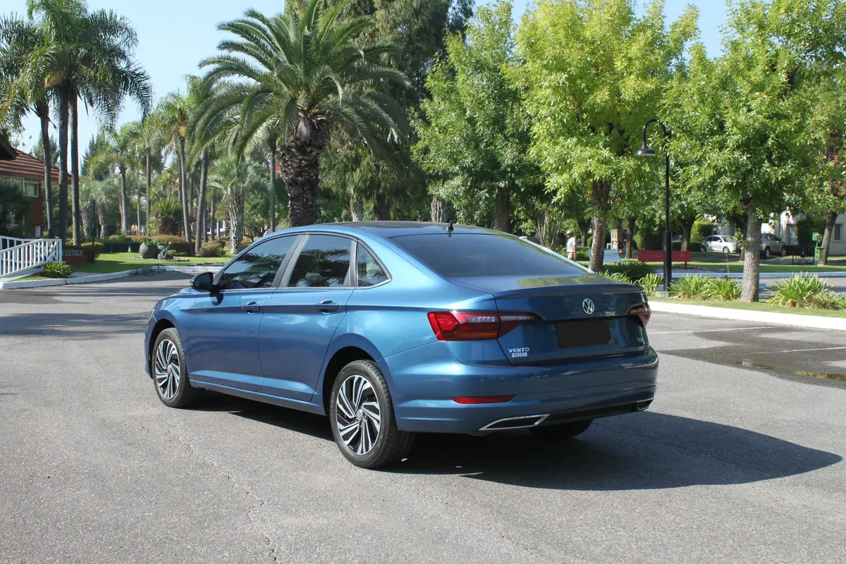 Mira esta publicación de Volkswagen Vento 2019 en Motordil