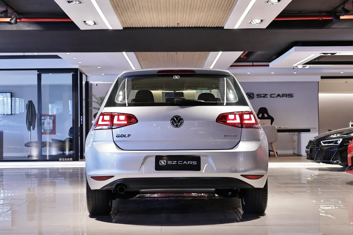 Mira esta publicación de Volkswagen Golf 2010 en Motordil