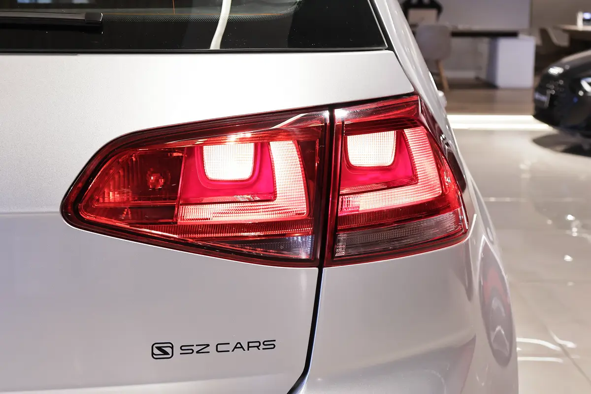 Mira esta publicación de Volkswagen Golf 2010 en Motordil