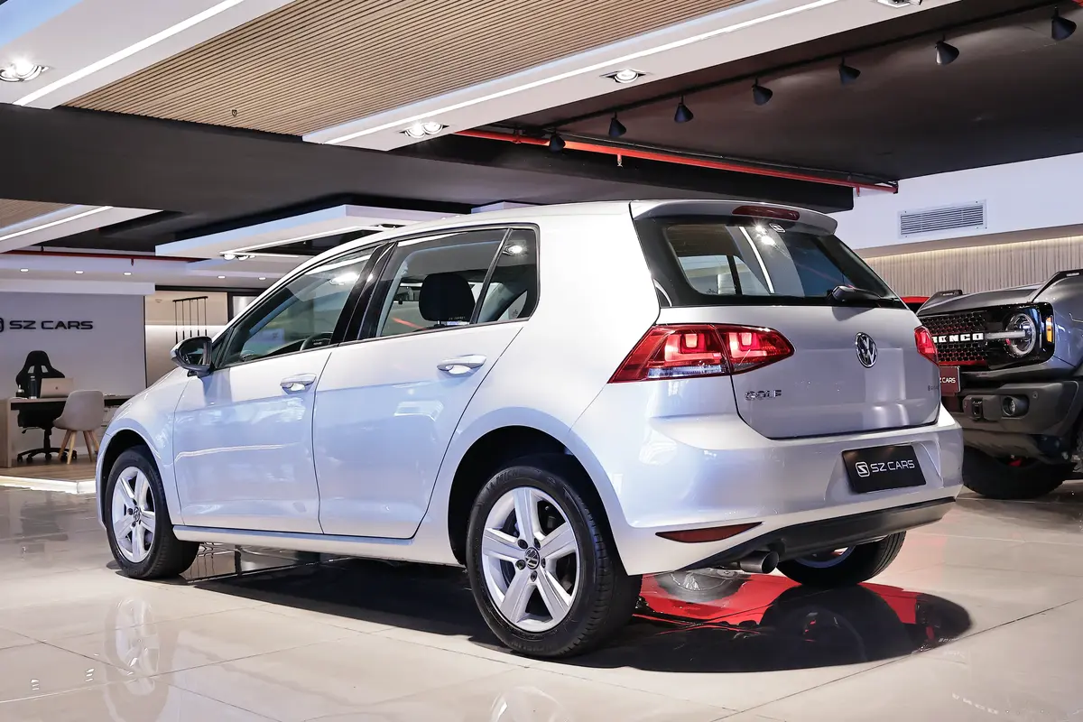 Mira esta publicación de Volkswagen Golf 2010 en Motordil