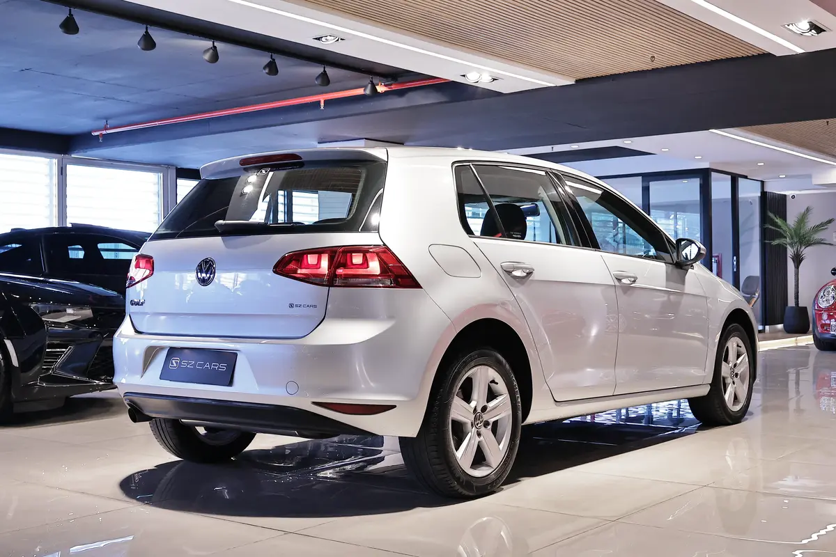 Mira esta publicación de Volkswagen Golf 2010 en Motordil