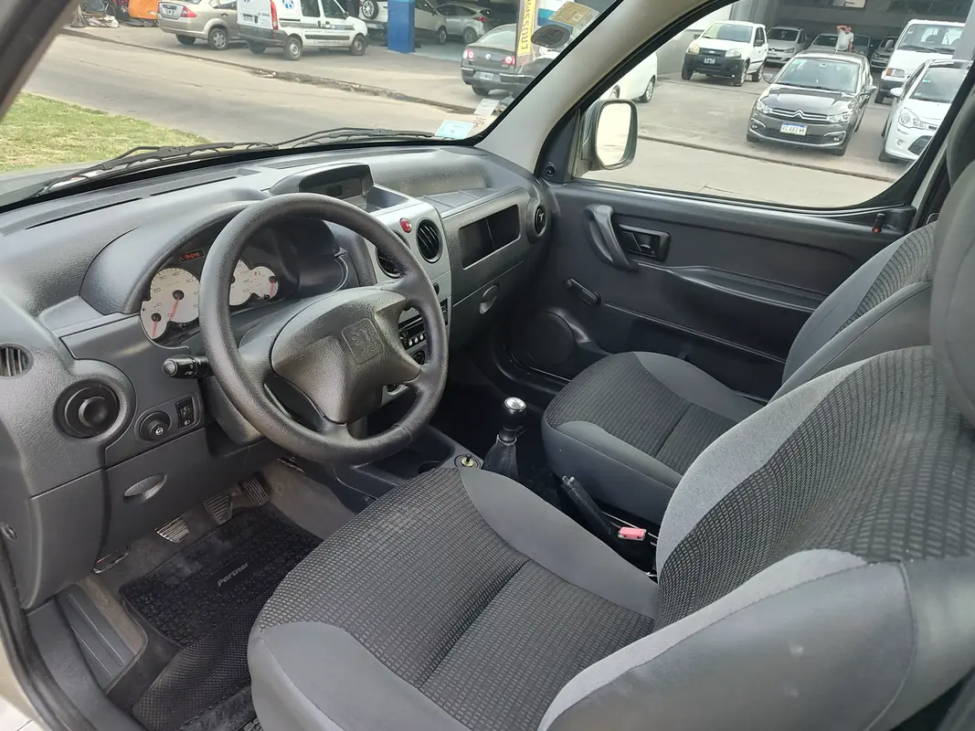 Mira esta publicación de Peugeot Partner 2012 en Motordil