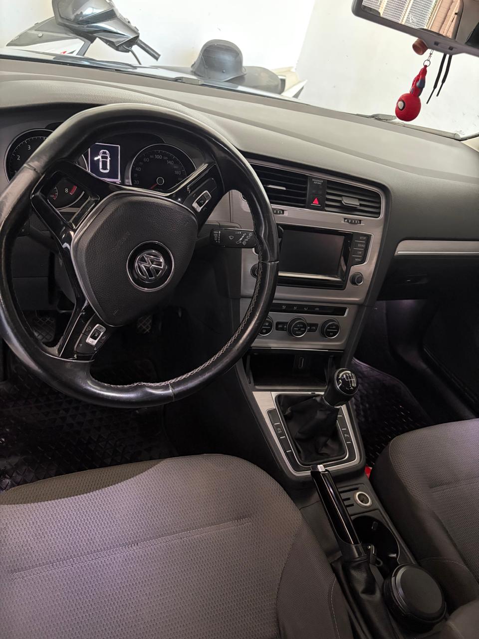 Mira esta publicación de Volkswagen Golf 2015 en Motordil