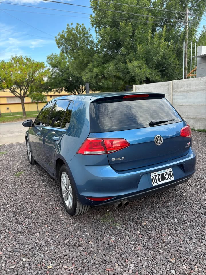 Mira esta publicación de Volkswagen Golf 2015 en Motordil