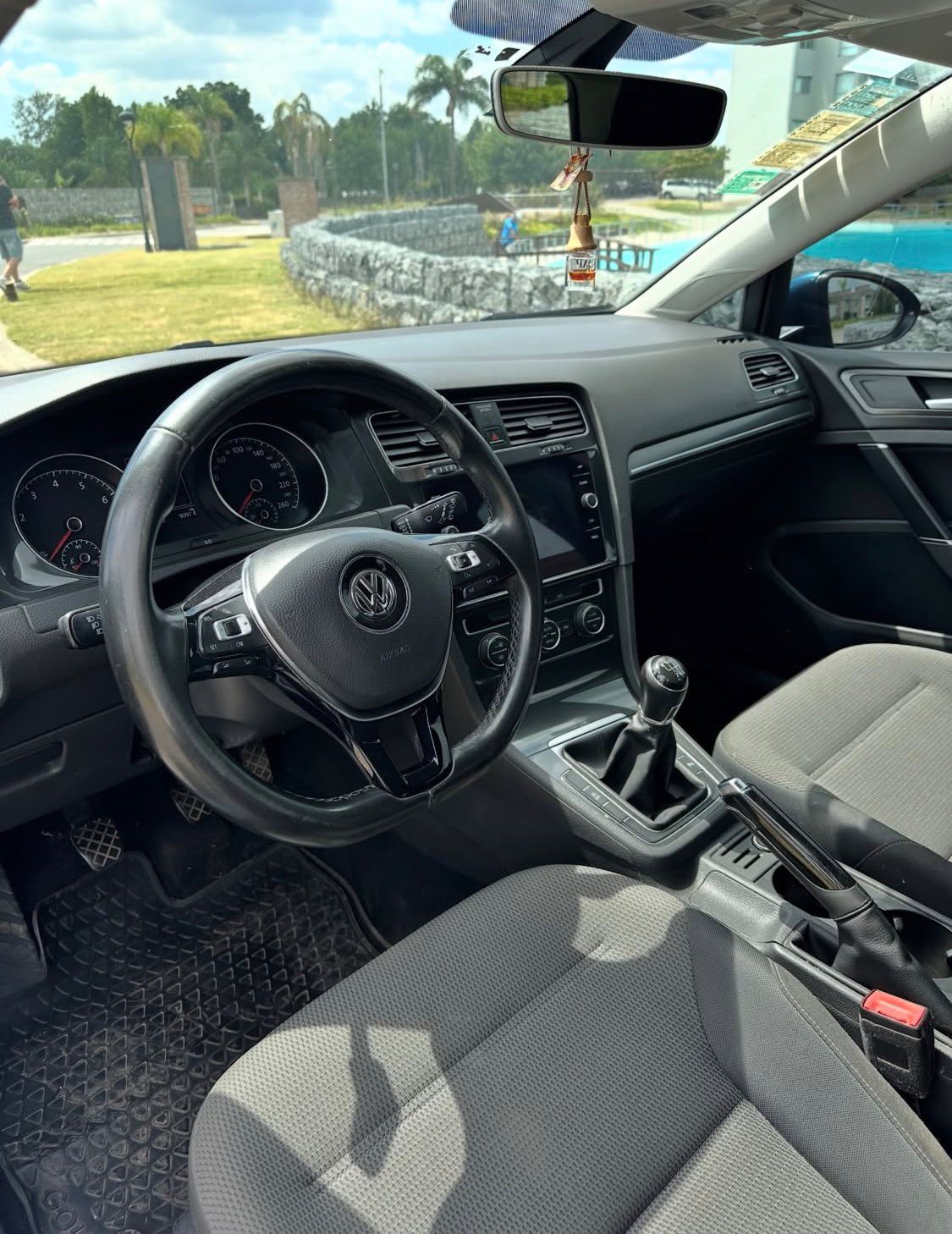 Mira esta publicación de Volkswagen Golf 2019 en Motordil