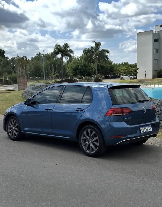 Mira esta publicación de Volkswagen Golf 2019 en Motordil