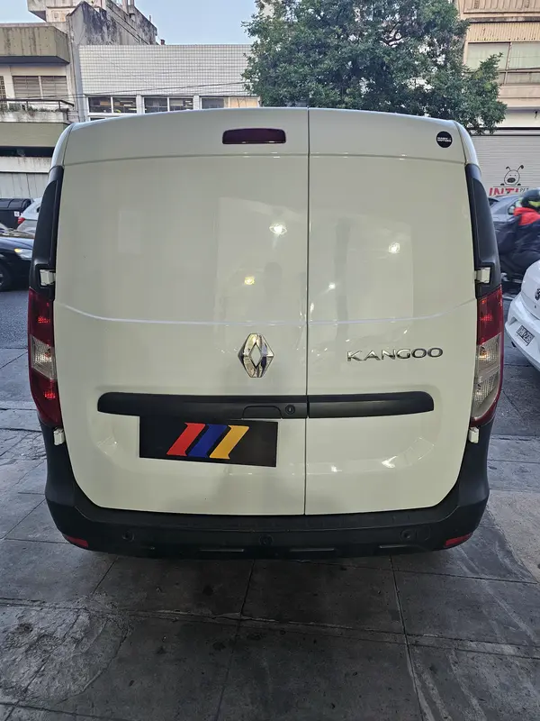 Mira esta publicación de Renault Kangoo 2021 en Motordil