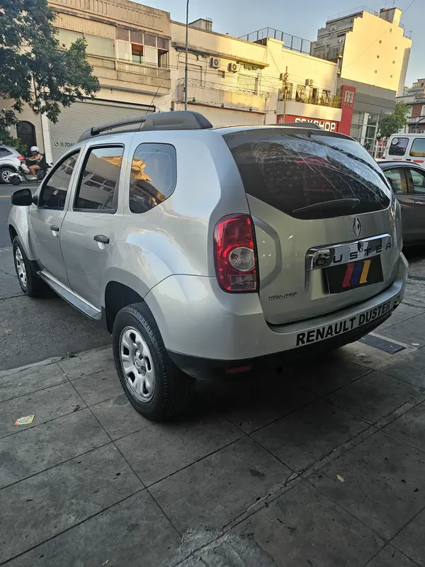 Mira esta publicación de Renault Duster 2015 en Motordil
