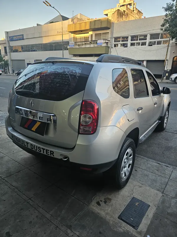 Mira esta publicación de Renault Duster 2015 en Motordil