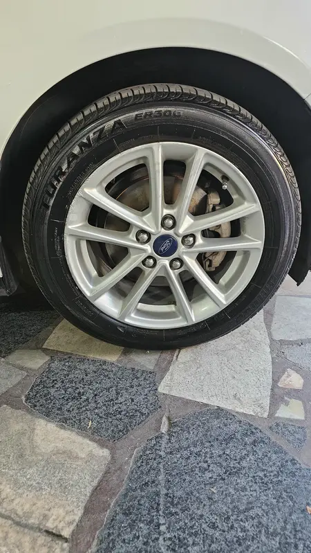 Mira esta publicación de Ford Focus 2015 en Motordil