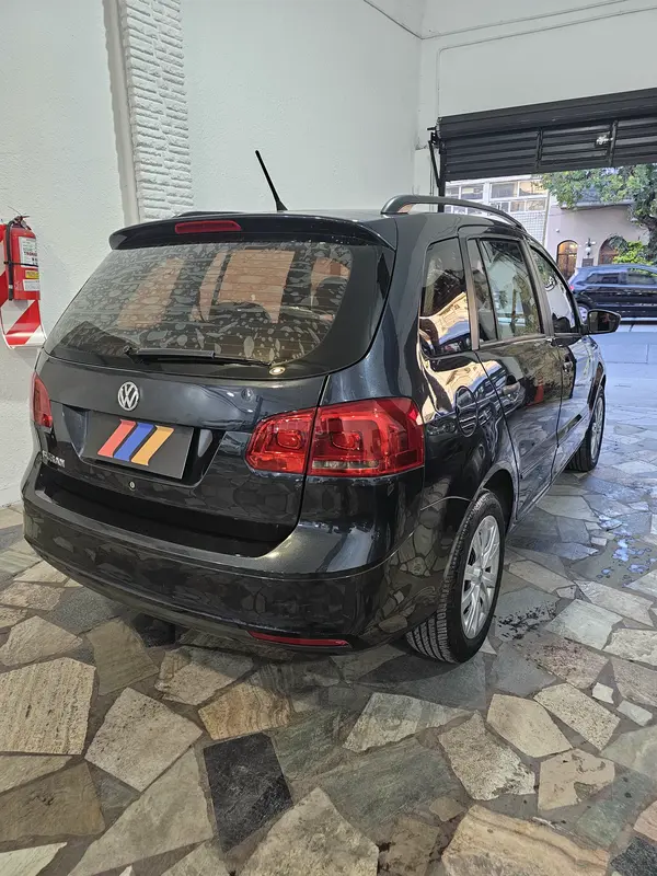 Mira esta publicación de Volkswagen Suran 2012 en Motordil