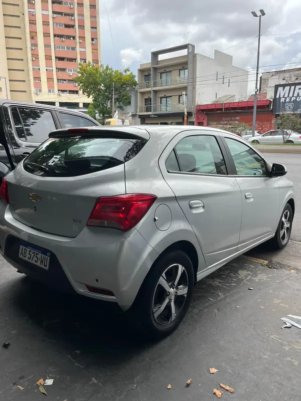 Mira esta publicación de Chevrolet Onix 2017 en Motordil