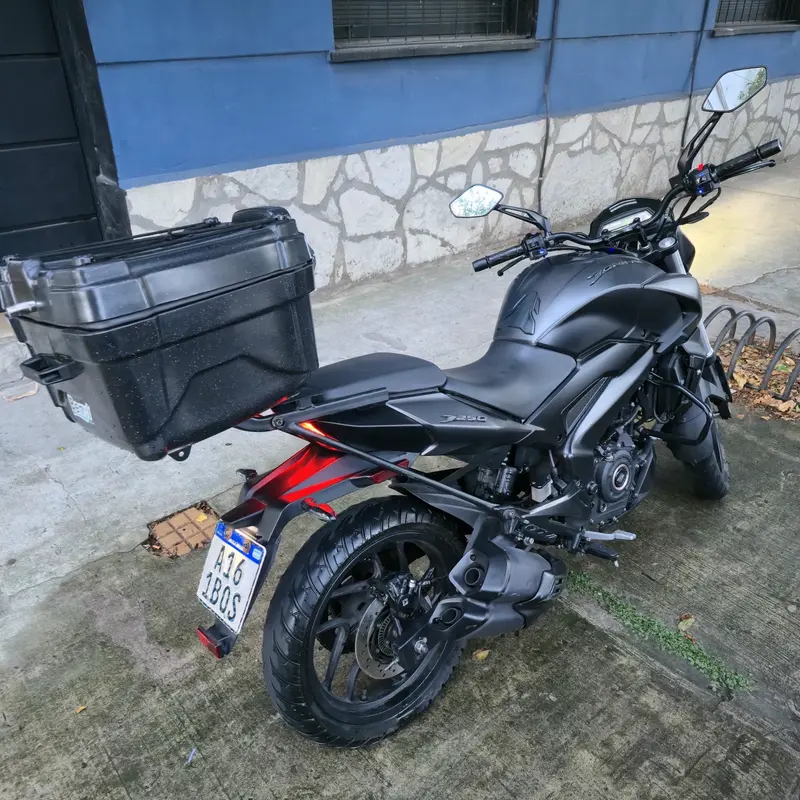 Mira esta publicación de Bajaj Dominar 250 2022 en Motordil