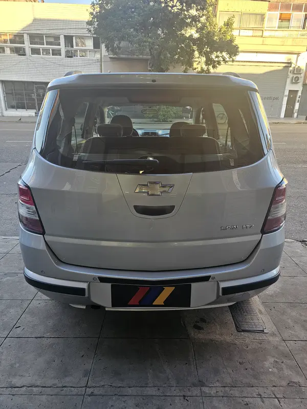 Mira esta publicación de Chevrolet Spin 2015 en Motordil