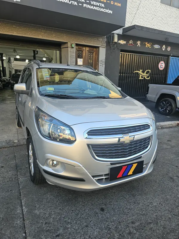 Mira esta publicación de Chevrolet Spin 2015 en Motordil