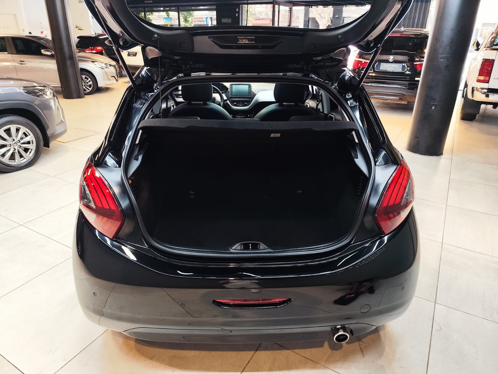 Mira esta publicación de Peugeot 208 2018 en Motordil