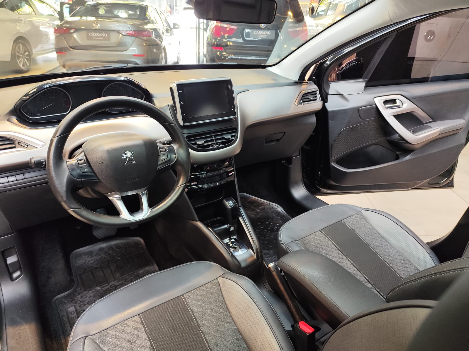 Mira esta publicación de Peugeot 208 2018 en Motordil