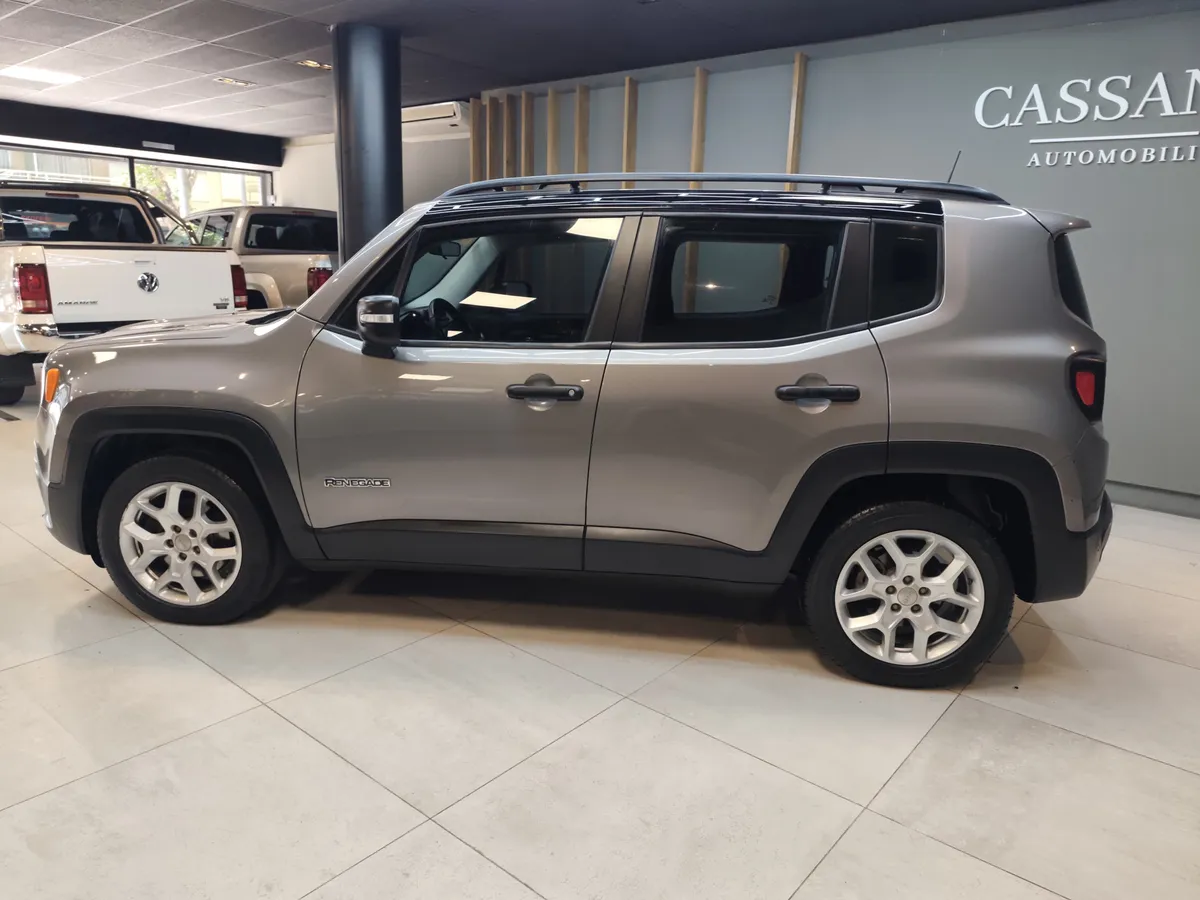 Mirá esta publicación de Jeep Renegade