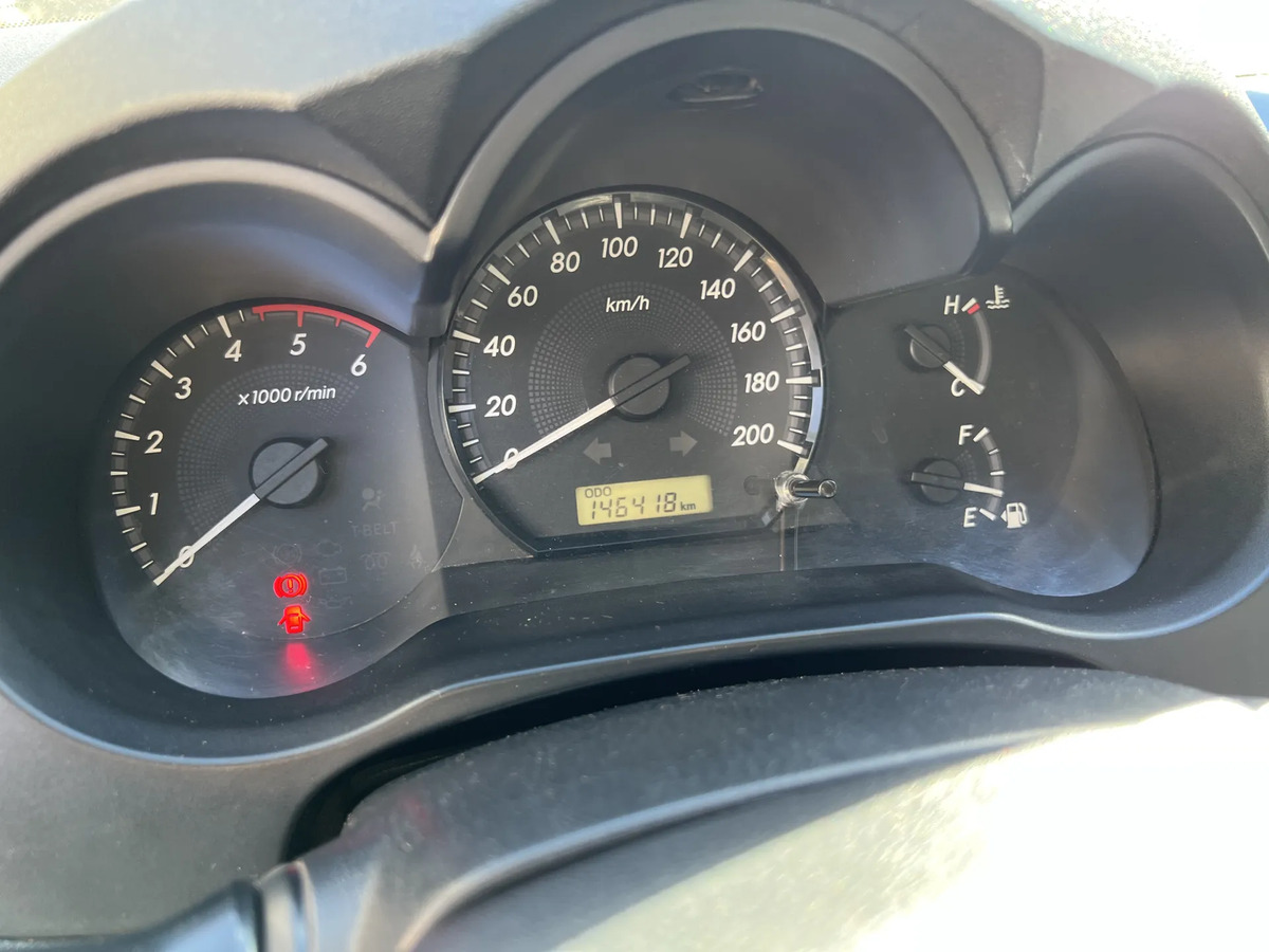 2014 Toyota Hilux - 23,000 USD - 146,000 Kms | Motordil