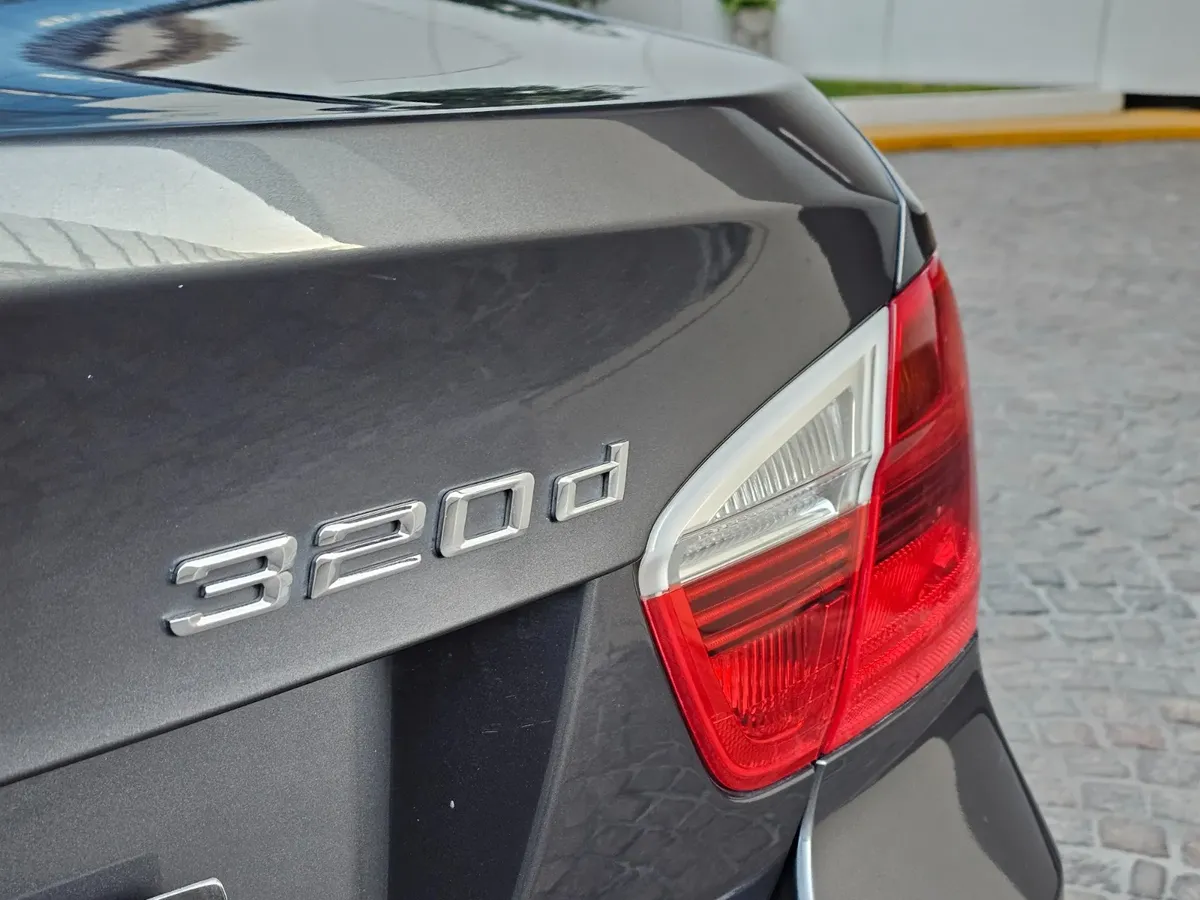 2006 BMW Serie 3 - 10,900 USD - 220,000 Kms | Motordil