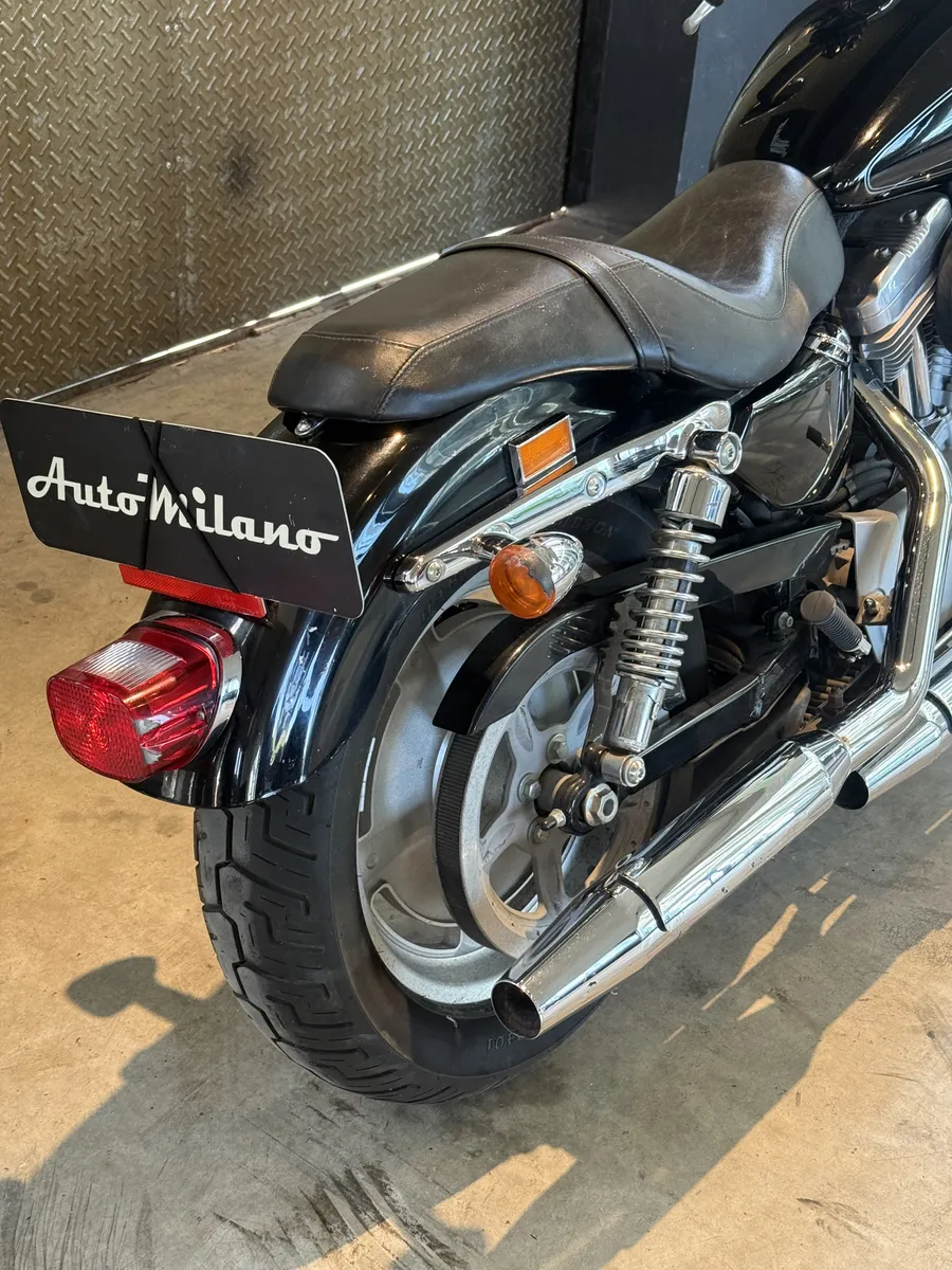 Mirá esta publicación de Harley Davidson 883 Superlow 2 Tone